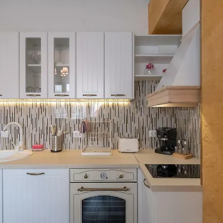 1-bedroom Designer On Hristo Belchev Str * 索菲亞